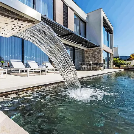 Vista I By Interhome Podglavica