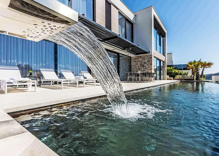 Vista I By Interhome Podglavica